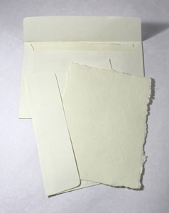 Papel de Carta con Borde Decorativo Hecho a Mano con Algodón Reciclado y Sobres Ecológicos, Juego de Papelería Libre de Ácido - Product Image 3