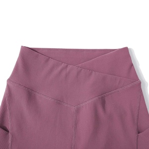 Shorts de yoga pour femmes de haute qualité OEM, solides, sans couture, à séchage rapide, respirants, extensibles dans les quatre sens, en spandex/nylon - Product Image 5