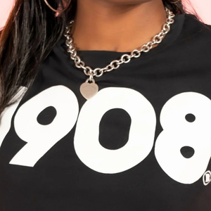 Camiseta Negra AKA 1908 para Mujer, con Estampado Gráfico, Manga Corta, Cuello Redondo, Suave, Transpirable, Informal, Cómoda para el Día a Día - Product Image 4