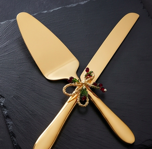 Juego de 2 Cuchillos para Servir Pastel Dorados, Decoración Navideña con Bayas de Acebo y Lazo, Herramienta de Corte Metálica Reutilizable para Fiestas - Product Image 3