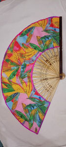 Nouveau ventilateur pliant en bambou sculpté avec logo personnalisé, idéal pour les mariages, importé d'Inde, disponible en gros - Product Image 2