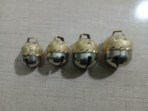 Campanas de cetrería Acor de doble tono, tipo joya, par de 4 tamaños (S a L), campanas inglesas de tono alto, ideales para collares de perros y gatos. - Product Image 1