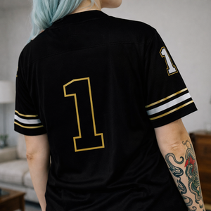 เสื้อเจอร์ซีย์อเมริกันฟุตบอลตาข่ายสีดำ OEM สำหรับผู้หญิง ระบายอากาศได้ดี ผลิตจากโพลีเอสเตอร์ เสื้อกีฬาทีม ออกแบบหมายเลขได้ตามสั่ง ขายส่งจากผู้ผลิต - Product Image 3