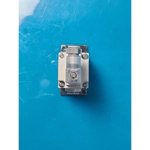 SMC VQ31A1-5YZ-C10-F Occasion - Équipement semi-conducteur d'occasion - Pièces détachées - Product Image 1