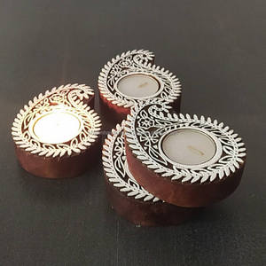 Porte-lampe décoratif en céramique avec illustration florale peinte à la main, parfait pour l'intérieur de la maison culturelle traditionnelle - Product Image 4