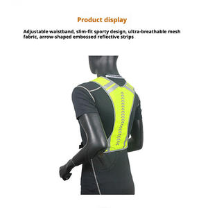 Gilet réfléchissant pour la course à pied, le cyclisme et les sports de plein air avec indicateurs directionnels en forme de flèche, équipement de sécurité pour la course nocturne et le cyclisme - Product Image 1