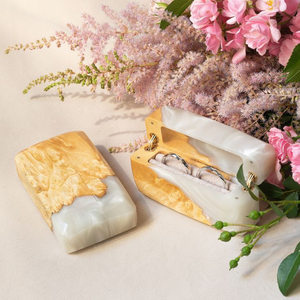 Boîte à bague personnalisée en bois et résine avec logo sur mesure pour mariage, bijoux, cadeau, rangement, demande en mariage - Product Image 1