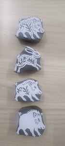 Bloques de impresión de madera tallados a mano y grabados, reutilizables, para estampado textil, DIY, henna, artesanía india, con patrones florales de Sheesham - Product Image 5