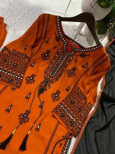 Conjunto de Kurta y Palazzo de Rayón Premium para Mujer con Bordado de Espejo de Papel y Dupatta de Encaje GPO - Product Image 6
