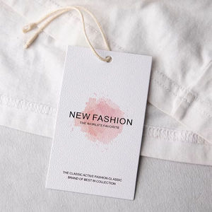 ป้ายแขวนเสื้อผ้าแบบกำหนดเองที่เป็นมิตรกับสิ่งแวดล้อมพร้อมโลโก้ ทำจากกระดาษเมล็ดพืชสุดหรู และป้ายเสื้อผ้ารีไซเคิลได้สำหรับบรรจุภัณฑ์เสื้อผ้า - Product Image 6