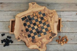 Échiquier en bois artisanal de luxe avec bords bruts et pièces en bois |   Finition de qualité moderne |   Cadeau de déménagement |   Vente en gros - Product Image 2