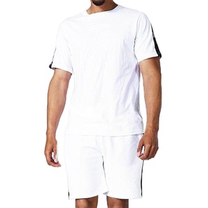 ชุดกีฬาฤดูร้อนผู้ชายสองชิ้น ผ้าฝ้าย 100% เสื้อยืดและกางเกงขาสั้นลำลอง ระบายอากาศได้ดี ลายเรียบ สำหรับผู้ชาย - Product Image 1