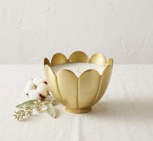 Bougie décorative en métal doré de luxe, en forme de fleur, avec pied en laiton festonné, pour la décoration de la maison, forme de lotus. - Product Image 1