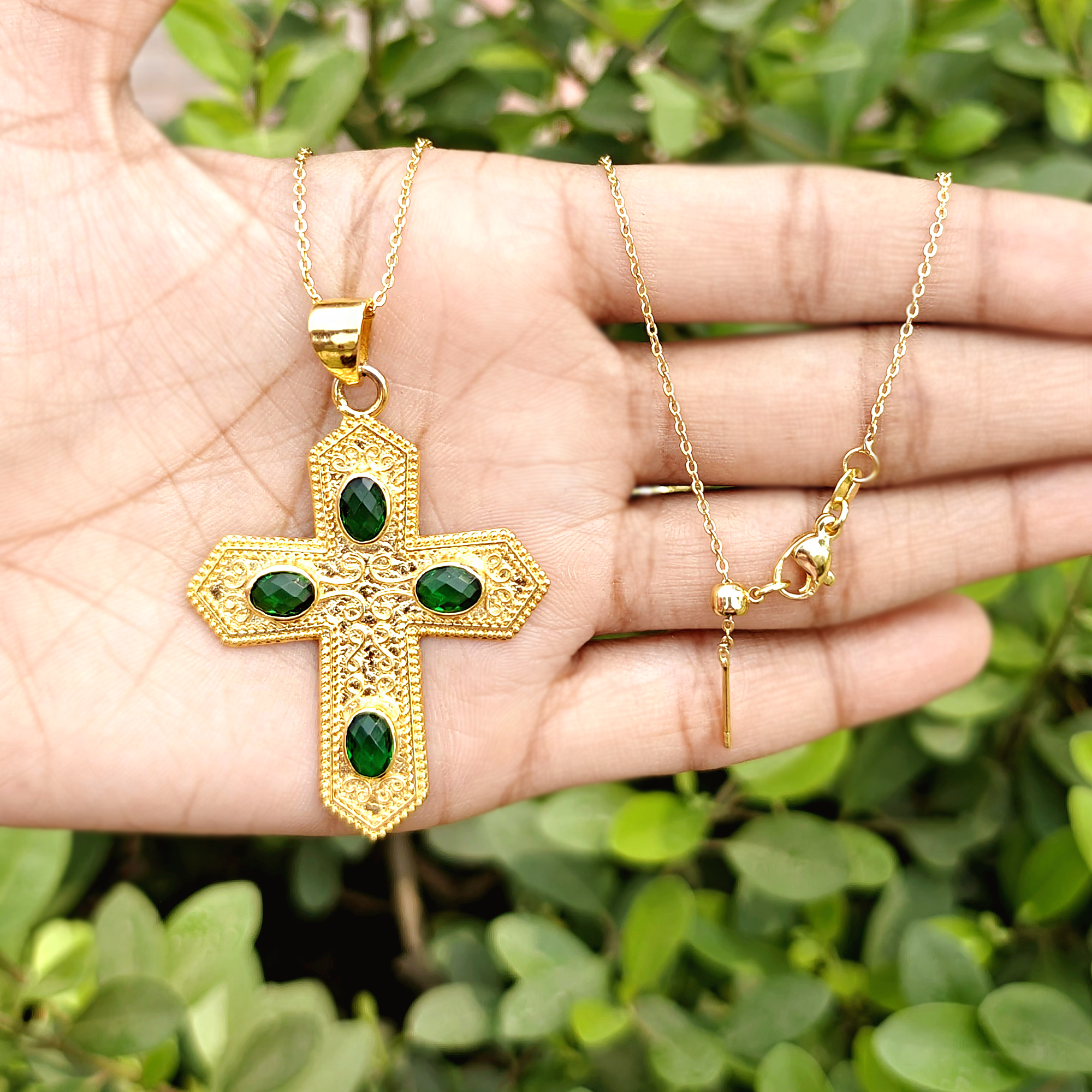 สีเขียว