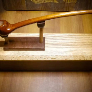 Pipa de Fumar de Madera Esmerilada Ecológica Hecha a Mano de Primera Calidad, Accesorio para Tabaco de Madera Natural, Diseño Clásico, Duradera y Suave - Product Image 1