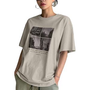Camiseta de manga corta con estampado de personajes de estilo moderno, camisetas de punto alto para mujer, camisetas transpirables informales bordadas para mujer - Product Image 1