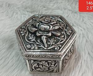 Boîte de rangement en métal de luxe, organisateur décoratif élégant pour la maison, le bureau, le bureau à domicile, par Tradebyd - Product Image 2