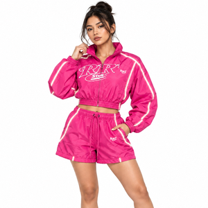 Conjunto OEM de Chaqueta Cortavientos Retro y Pantalones Cortos para Mujer, Personalizado, Ligero, de Nailon, Estilo Racer, Ropa Urbana con Capucha - Product Image 1