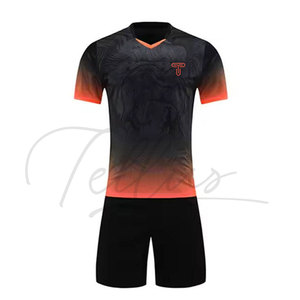 Tenues d'équipe à prix abordables, nouveaux modèles, dernières tenues de football personnalisées, impression par sublimation, tenues d'entraînement sportives, uniformes de football - Product Image 3