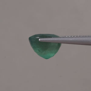 มรกตแท้จากผู้จัดจำหน่าย (รับรองคุณภาพจากผู้เชี่ยวชาญ) น้ำหนัก 3.49 กะรัต รูปทรงวงรี 9x7 มม. สีเขียวพรีเมียม ขัดเงา/เคลือบน้ำมัน สำหรับ - Product Image 2