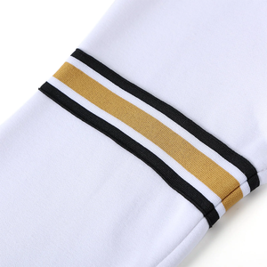 Sweat-shirt à col rond en chenille blanc Alpha personnalisé 202, avec logo brodé, pour organisation grecque, vêtements de groupe, vente en gros, approvisionnement en vrac - Product Image 6