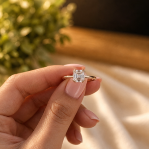 Anillo de Compromiso de Oro Rosa Vermeil de 14K para Mujer con Halo Oculto, Anillo de Boda de Moissanita, Anillo de Compromiso con Diamante Corte Asscher - Product Image 4