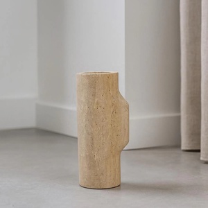 Vase Sculptural en Pierre de Travertin Moderne, Accent Unique Fait Main avec Texture Naturelle pour une Décoration Intérieure Minimaliste Élégante - Product Image 2
