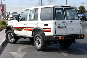 BRAND NEW 2025 TOY OTA LA ND CRUI SER 76 HARDTOP LX 5KM 5 SEATERS 6CYLINDER AUTOMATIC TRANSMISSION - Product Image 2