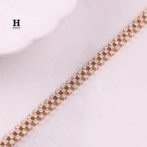 Bracelet élégant à plusieurs brins, bracelet à pierres CZ rondes interconnectées, bijoux plaqués or rose de qualité supérieure - Product Image 1