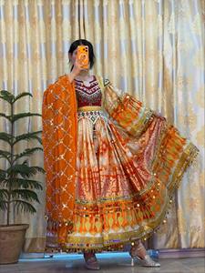 Vestido corto afgano Kuchi colorido con bordados tribales geométricos, detalles de espejo y arte textil vintage para uso tradicional. - Product Image 5