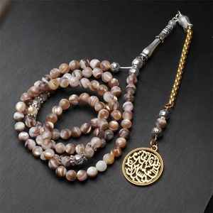Perles de tasbih rondes rouge rubis profond avec chaîne en argent et pendentif pièce ottomane, disponibles à prix de gros. - Product Image 2