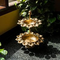 Support à 2 niveaux personnalisé pour Urli Deepak, article de décoration Puja, en laiton durable, pour usage intérieur, style moderne, antique, de qualité supérieure, pour Diwali
