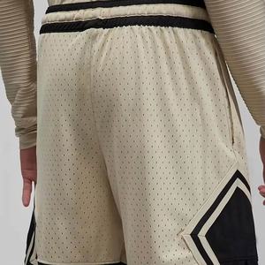 กางเกงขาสั้นตาข่ายสำหรับผู้ชายเอวยางยืดพิมพ์ลายได้ดี - Product Image 2