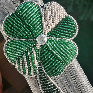 Breloque initiale ronde à perles, idéale pour les distributeurs d'accessoires en gros et les vendeurs axés sur l'artisanat - Product Image 1