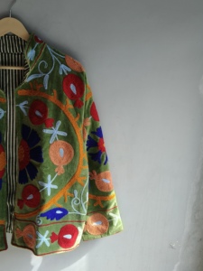 Veste en velours rose artisanale avec broderies florales et d'animaux, qualité supérieure, velours ultra doux, prix d'usine, cadeau - Product Image 5