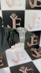 Montre de luxe victorienne en acier inoxydable avec 50 diamants Moissanite Ronda pour hommes et femmes, affichage numérique, résistante à l'eau 10 ATM - Product Image 3