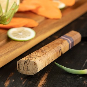 Cuchillo Mini Cleaver Hecho a Mano, Ecológico, Ambidiestro, con Hoja de Acero al Carbono Extra Afilada, Mango de Madera y Funda de Cuero - Product Image 4
