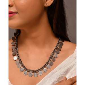 Collar con Colgante de Moneda de Plata Fina Meera Jaipur - Product Image 1