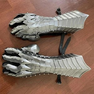 Guantelete Medieval de Acero Suave Pulido, Guantes Nazgul Troquelados para Disfraz de Guerrero Caballero de Batalla - Product Image 3