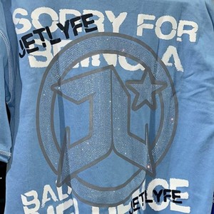 เสื้อยืดโอเวอร์ไซส์ผ้าฝ้ายหนานุ่มสำหรับฤดูร้อน ฮุ่ยลี่ สำหรับผู้ชาย พิมพ์โลโก้ตามสั่ง ทรงบ็อกซี่ ปักลาย ประดับคริสตัล - Product Image 3