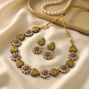 Collar choker Kundan con flores y piedras amarillas en forma de pan, chapado en oro, joyería nupcial india tradicional. - Product Image 3