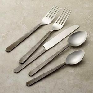 Ensemble de couverts en acier inoxydable couteau fourchette cuillère argent avec manche artisanal martelé rustique noir pour restaurant - Product Image 4