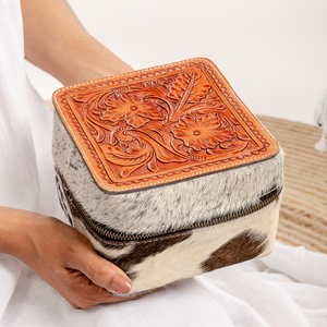 Bolsa de Cosméticos de Cuero Vacuno Genuino Hecha a Mano, Bolsa con Cierre y Diseño Floral, Bolsa de Lujo para Mujer de Alta Calidad - Product Image 1