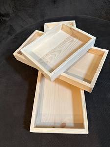 Ensemble de plateaux en bois naturel, parfaits pour les plateaux de charcuterie, plateaux de service en bois massif, aspect naturel. - Product Image 1