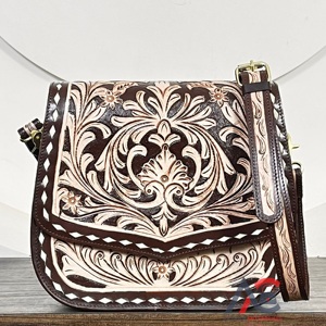 Nuevo Bolso Bandolera de Cuero Vacuno Genuino Hecho a Mano con Diseño Floral, Estilo Boho, Correa Ajustable para Mujer - Product Image 1