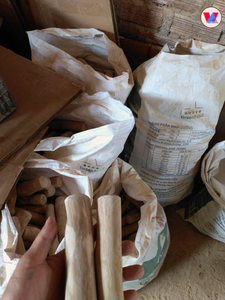 Bâton à mâcher en bois naturel pour chiens, très populaire, durable, pour l'hygiène buccale et l'élimination de la plaque dentaire, jouet éco-responsable, toutes tailles - Product Image 4