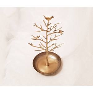 Présentoir à bijoux en métal en forme d'arbre avec oiseaux et plateau rond, organisateur de bijoux pour boucles d'oreilles, bagues, bracelets et colliers - Product Image 5