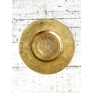 Plato de presentación redondo de metal pulido brillante color oro, hecho a mano, con un aspecto admirable, a un precio competitivo desde India. - Product Image 3