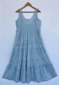 Robe longue d'été décontractée pour femme, bleu clair, sans manches, imprimé floral, col rond, à volants, coupe trapèze - Product Image 1