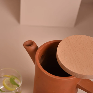 Jarra/Recipiente de barro terracota hecho a mano, minimalista, elegante y contemporáneo para tu hogar/comedor - 1 litro con tapa de madera - Product Image 3